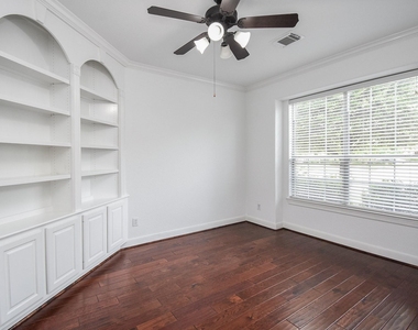 7606 Westmoreland Drive - Photo Thumbnail 32