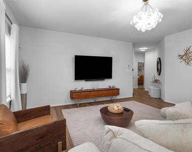 16318 Westley Ridge Drive - Photo Thumbnail 12