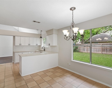 4807 Shadowdale Drive - Photo Thumbnail 6