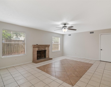 4807 Shadowdale Drive - Photo Thumbnail 7