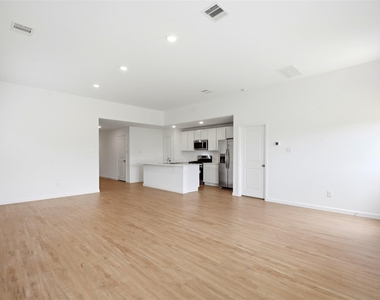 27147 Breakaway Lane - Photo Thumbnail 4