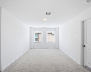 27147 Breakaway Lane - Photo Thumbnail 15