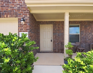 27147 Breakaway Lane - Photo Thumbnail 1