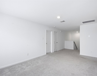 27147 Breakaway Lane - Photo Thumbnail 10