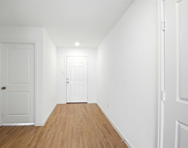 27147 Breakaway Lane - Photo Thumbnail 2