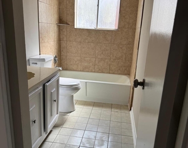 9706 Galston Lane - Photo Thumbnail 12