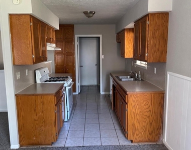 9706 Galston Lane - Photo Thumbnail 17