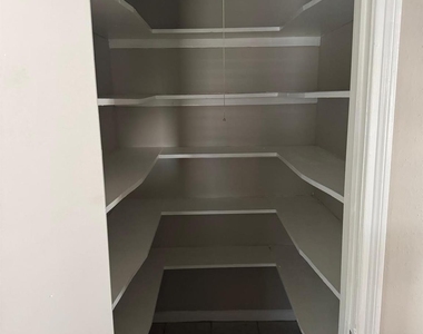 9706 Galston Lane - Photo Thumbnail 14