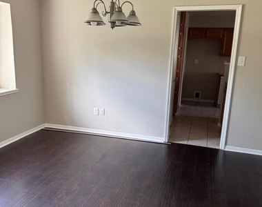 9706 Galston Lane - Photo Thumbnail 11