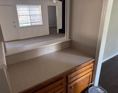 9706 Galston Lane - Photo Thumbnail 8