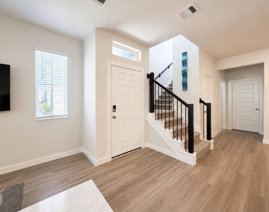 624 Pelican Drive - Photo Thumbnail 4
