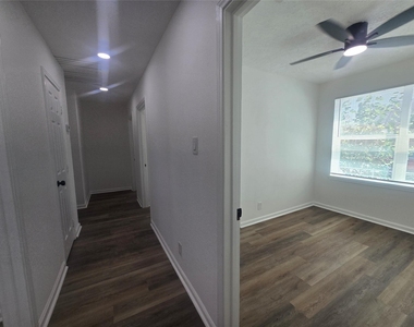 5102 Avenue L - Photo Thumbnail 28