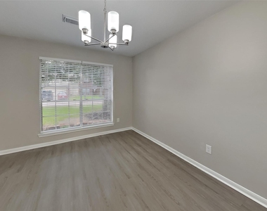 28811 Stapleford Street - Photo Thumbnail 5