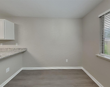 28811 Stapleford Street - Photo Thumbnail 4