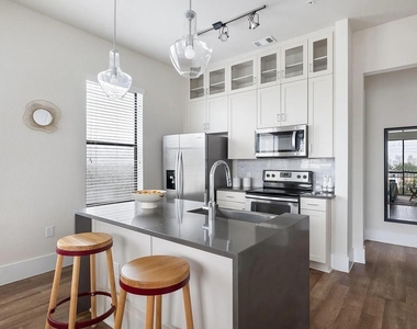 1508 Blodgett Street - Photo Thumbnail 3