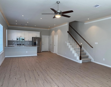 15713 Strongbow Terrace Drive - Photo Thumbnail 5