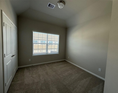 15713 Strongbow Terrace Drive - Photo Thumbnail 2