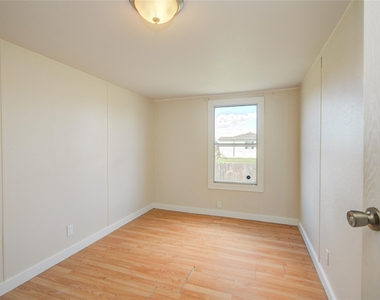 614 Road 5707 - Photo Thumbnail 3