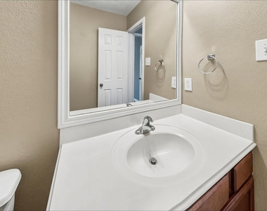 1711 Mickle Creek Drive - Photo Thumbnail 13