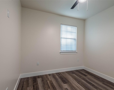 6003 De Moss Drive - Photo Thumbnail 25