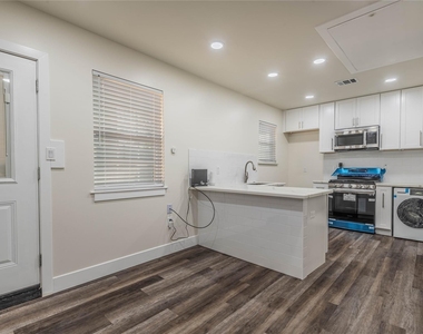 6003 De Moss Drive - Photo Thumbnail 22