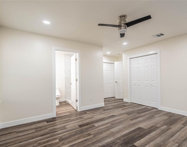 6003 De Moss Drive - Photo Thumbnail 7