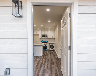 6003 De Moss Drive - Photo Thumbnail 20