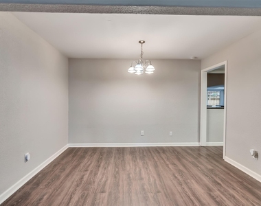 2030 Lone Rock Drive - Photo Thumbnail 15