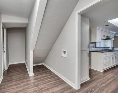 2030 Lone Rock Drive - Photo Thumbnail 32
