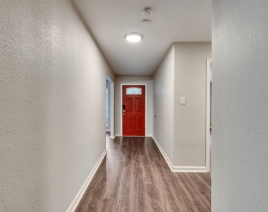 2030 Lone Rock Drive - Photo Thumbnail 2