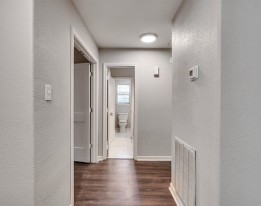2030 Lone Rock Drive - Photo Thumbnail 17