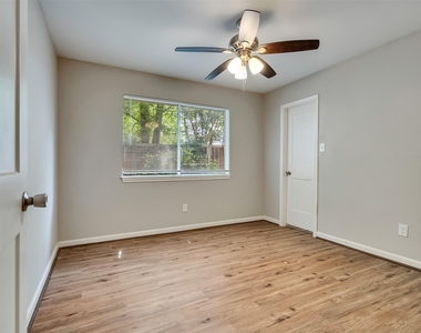 2030 Lone Rock Drive - Photo Thumbnail 26