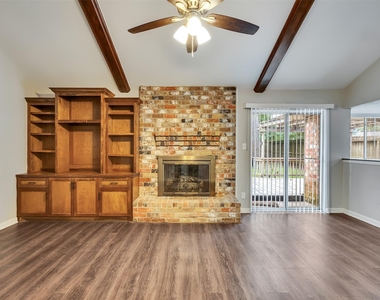 2030 Lone Rock Drive - Photo Thumbnail 4