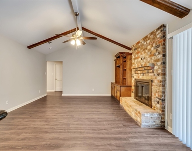 2030 Lone Rock Drive - Photo Thumbnail 5