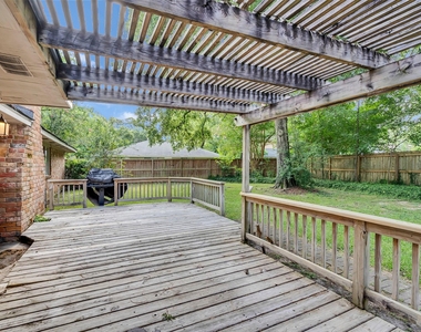 2030 Lone Rock Drive - Photo Thumbnail 34