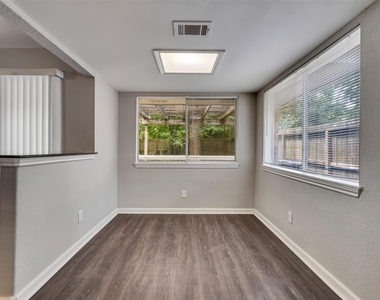 2030 Lone Rock Drive - Photo Thumbnail 7