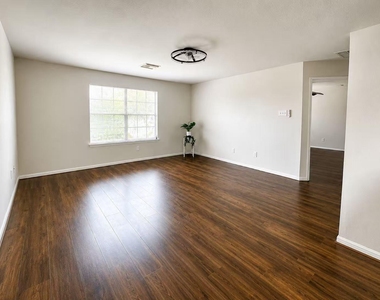 3519 Benjamin Franklin Lane - Photo Thumbnail 9