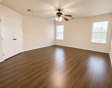 3519 Benjamin Franklin Lane - Photo Thumbnail 12