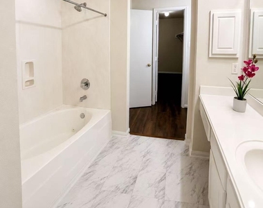 3519 Benjamin Franklin Lane - Photo Thumbnail 15