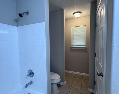 12551 Royal Lake Drive - Photo Thumbnail 4