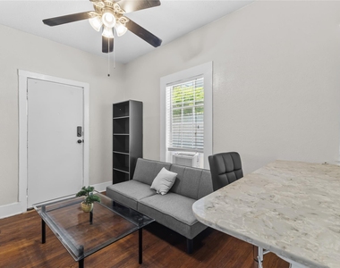 2511 Whitney - Photo Thumbnail 8