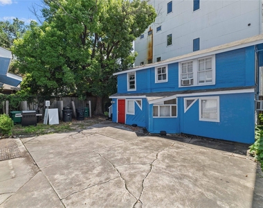 2511 Whitney - Photo Thumbnail 4