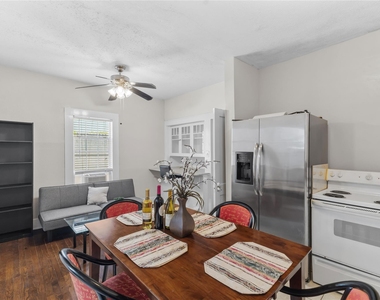 2511 Whitney - Photo Thumbnail 6