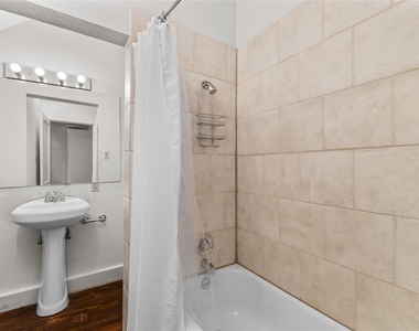 2511 Whitney - Photo Thumbnail 14
