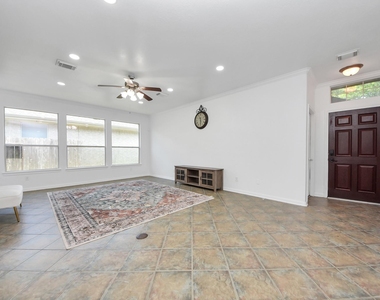 7330 Jacobs Well Drive - Photo Thumbnail 3