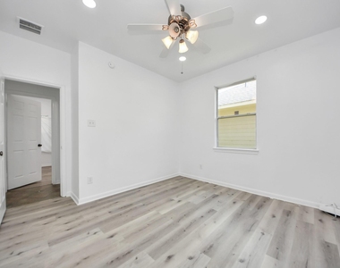 7330 Jacobs Well Drive - Photo Thumbnail 9