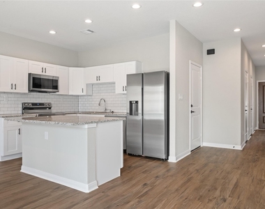 14010 Longstreet - Photo Thumbnail 6
