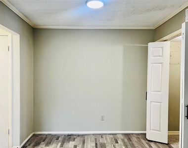 2800 Jeanetta Street - Photo Thumbnail 3