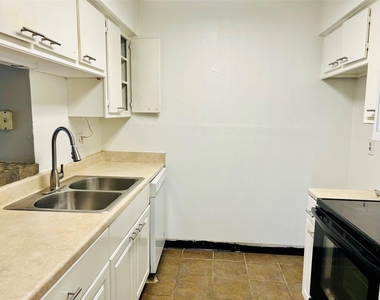 2800 Jeanetta Street - Photo Thumbnail 1