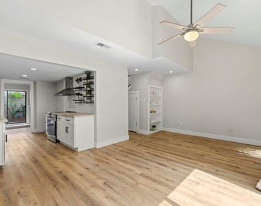 1063 Country Place Drive - Photo Thumbnail 9